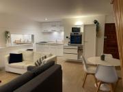 2 bed overlooking the marina, Tower Bridge!