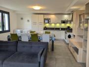 Maison moderne avec jardin, animaux acceptés, Wi-Fi, stationnement privé - FR-1-590-539