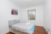 Central London Zone 1 Apartment, 3 Bedrooms Central London Zone 1 Apartment, 3 Bedrooms