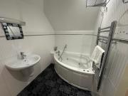 Contractors Suite - Free Private Parking and 2 Bath