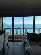 Las Gavias frente al mar