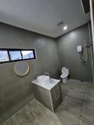 Oceanholic Diving Resort