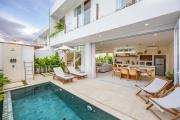 Tropical Luxe Villa - Walk to Beach & Ricefield View