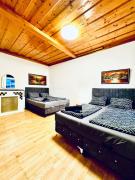 Comfortable Private Rooms in 4BR Apartment Near FAC Platz