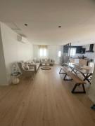 Villa avec jardin et piscine