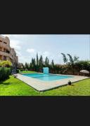 Appartement moderne à 5piscines