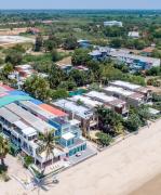 The Sky Cozy pool villa garden view