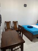 Win Min Apartments - Unit E