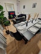 Comfortable flat for 10 near Paddington