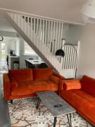 White Sands, NEWLY renovated central 2 bed house near Cleethorpes beach andamenities