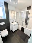 Ganze Wohnung - Küche - Balkon - Parkplatz - WLAN - bis zu 6 Personen