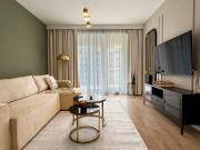 Cityscape Oasis, Stylish & Cozy Apt, Private Parking