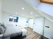 Near Birmingham - Sleeps 5 - Private Parking