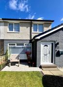 Dunmuir House 4 Bedroom 2 bathroom House & Garden in Denny Dunmuir House 4 Bedroom 2 bathroom House & Garden in Denny