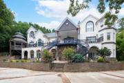 Top Dahlonega