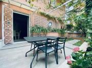 Vatican City Historic Center -Luxury Flat with Garden and Private Parking