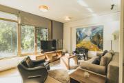 Tsakalof Loft Luxe