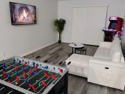 Central Cape Retro Escape