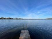 Idyllisches, neu renoviertes Haus mit Steg am See