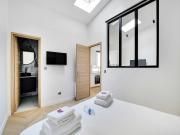 Elegant flat near Champs-Élysées