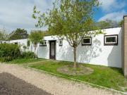 Furnished bungalow near beach