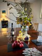 Courtyard Cottage with hot tub and walled garden