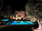 Villa kasbah de luxe, piscine et jacuzzi chauffés, jardin tropical