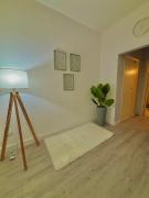 Departamento de dos ambientes sobre avenida Colón