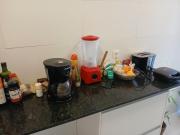 quarto em frente a praia com banheiro privativo num apartamento compartilhado - room with private bathroom in a shared apartment