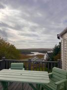 Ard Na Leice Scenic Escape with Lake Views