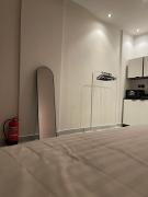 استيديو مع سرير ماستر وجلسة جانبية استيديو مع سرير ماستر وجلسة جانبية