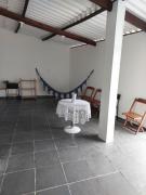 Casa com piscina e churrasqueira