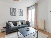 Fully-equipped modern cocoon on banks of the Seine