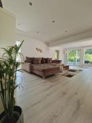 große Wohnung mit zwei Schlafzimmern und Terrasse in Bonn