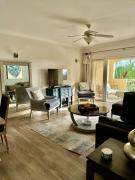 2Bed Modern Condo with AC, Pool, Rooftop patio, 5 Min to Beach