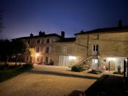 LE REPAIRE DU CLAIN gîte 4 étoiles pour 14 personnes avec piscine proche du Futuroscope