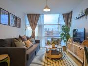 City Centre Morden 1-Bedroom Apt Near Dock