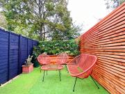 Stylish Kennington apartment near tube with King Bed and garden