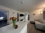 Lowern, Luxury Lodge with Hot Tub and Games Room