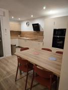 Appartement cosy près de Sceneo et Auchan au dessus du fleuriste Bellafleur