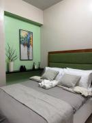 1BR Condo Near Venice Canal Mall & BGC with Balcony - 8p