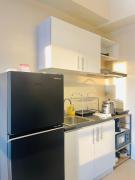 B3 Chic Sunset Studio Escape