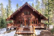 Ravenwood Cabin by StayIn