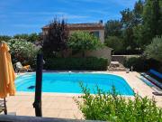 Maison en Provence verte entre mer et lacs