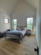 Dahlonega Mountain Creekside Oasis 4 Bedroom