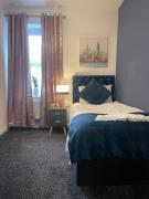 5 Bedroom House - 10 Beds - City Centre - Parking 5 Bedroom House - 10 Beds - City Centre - Parking