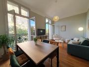 VUE EXCEPTIONNELLE sur la CATHÉDRALE, haut standing et garage privé