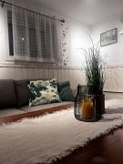 Hoda Apartment - Cozy central apartment with free parking