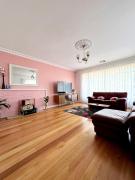 Happy Stays - Retro Haven