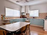 Happy Stays - Retro Haven